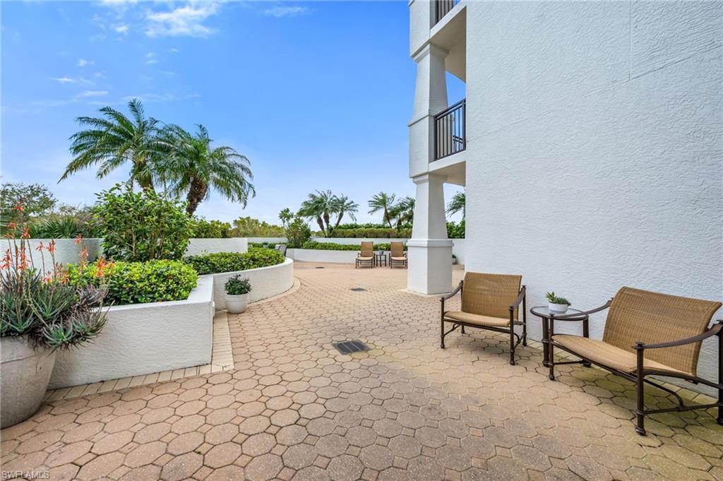 455 Cove Tower Dr 304 Property Photo 20