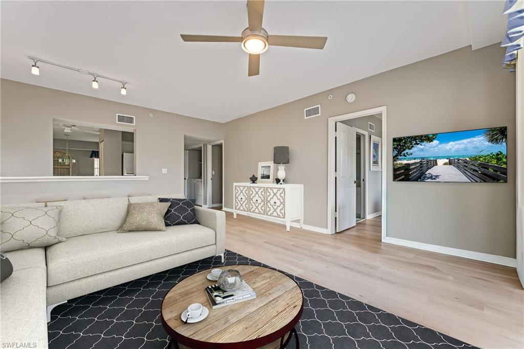 4481 Bay Beach Ln 224 Property Photo 6
