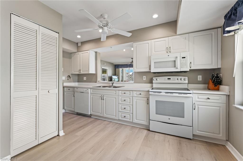 4481 Bay Beach Ln 224 Property Photo 13
