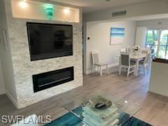 788 Park Shore DR B19 Property Photo 1