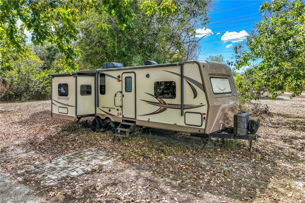 26118 Cutting Horse Ln Property Photo 6