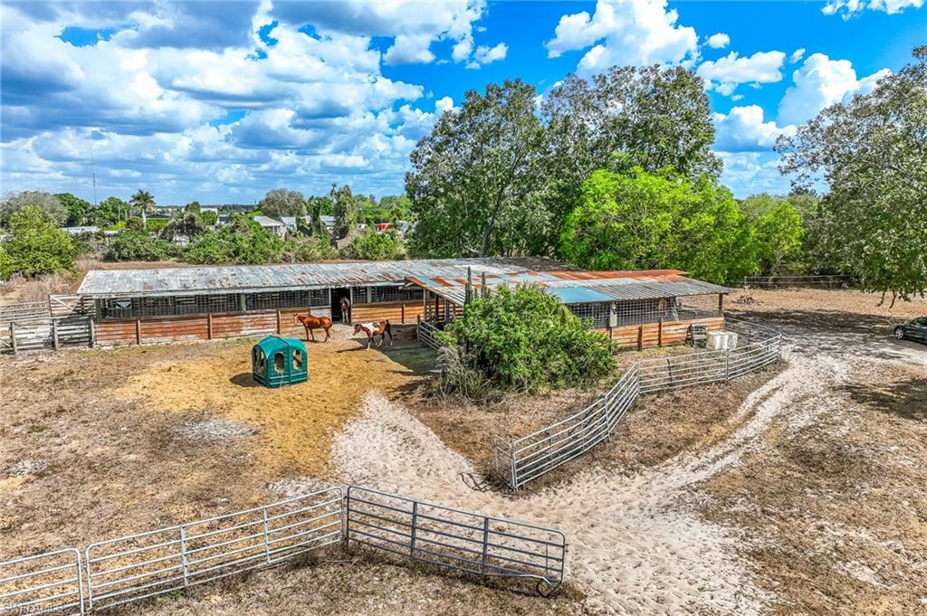 26118 Cutting Horse Ln Property Photo 9