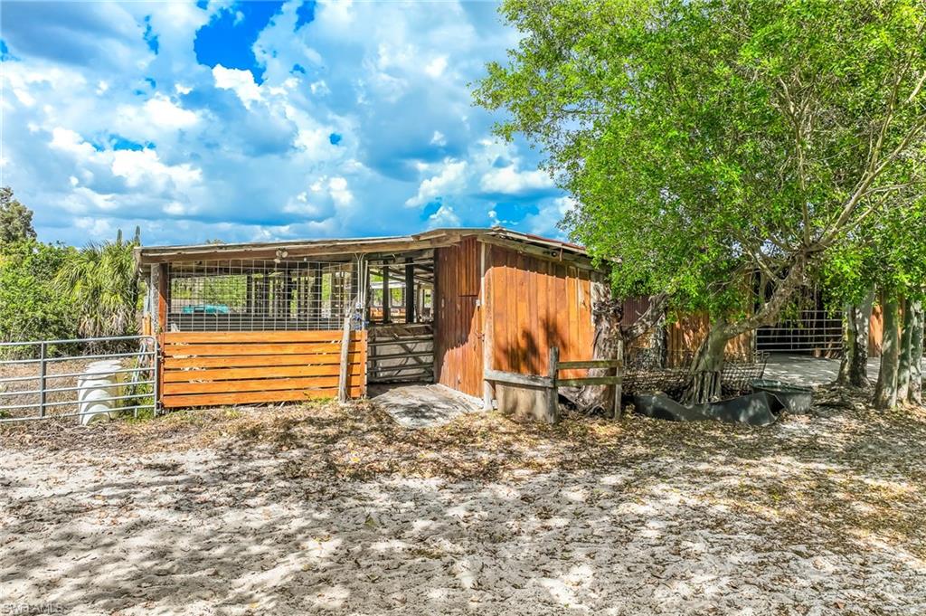 26118 Cutting Horse Ln Property Photo 12