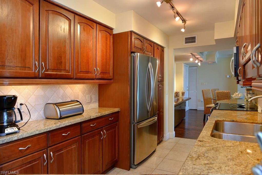 4001 Gulf Shore Blvd N 707 Property Photo 9