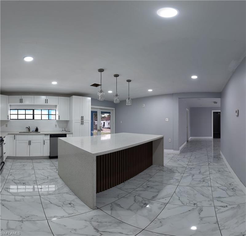 425 Lindero St Property Photo 3