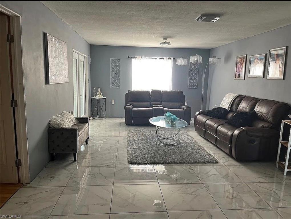 425 Lindero St Property Photo 23