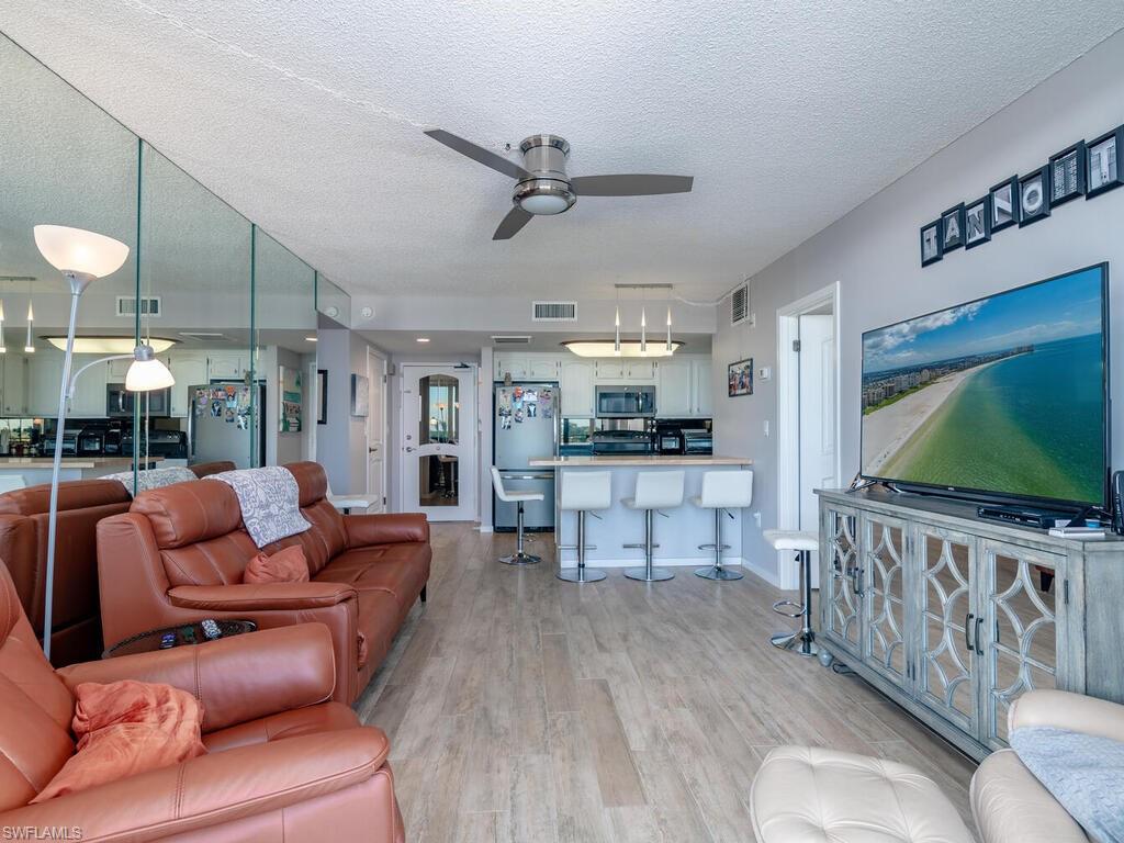 180 Seaview Ct 612 Property Photo 7