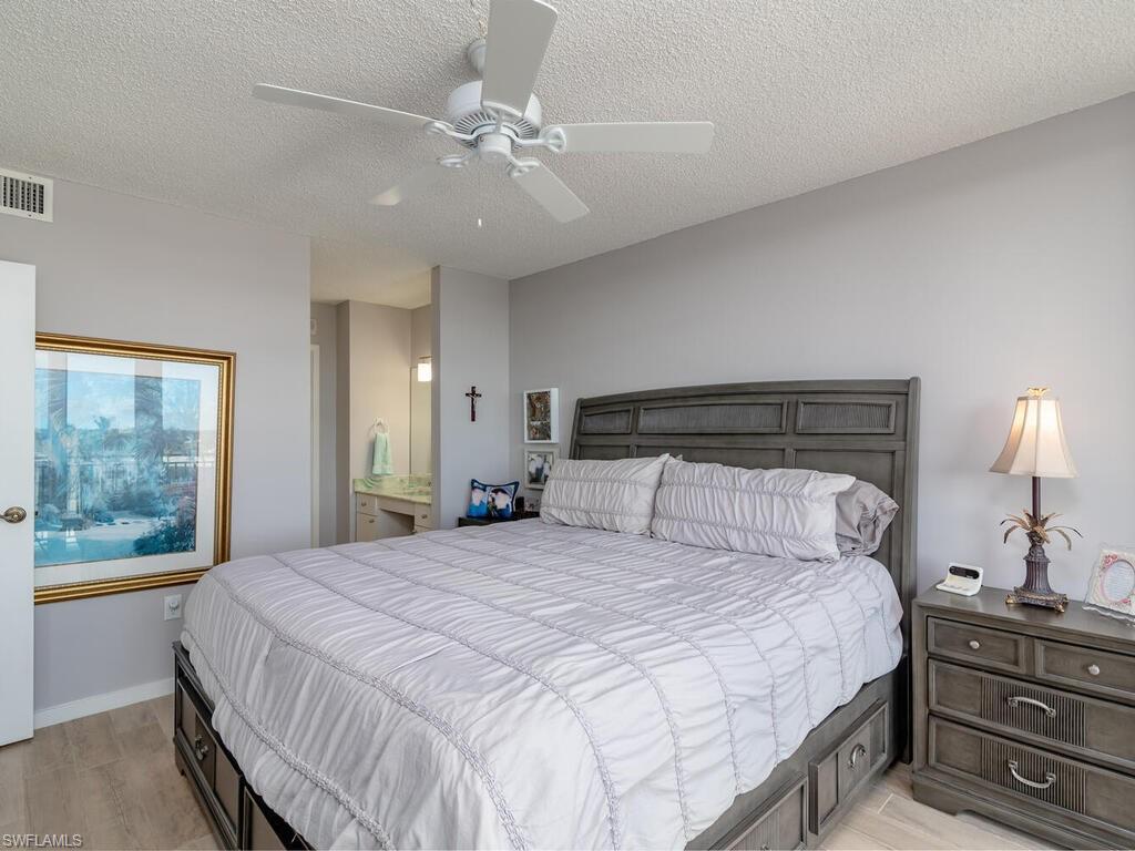 180 Seaview Ct 612 Property Photo 14