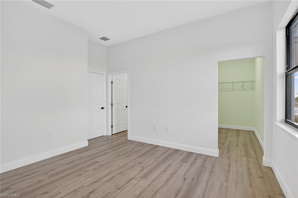 633 Cane St E Property Photo 10