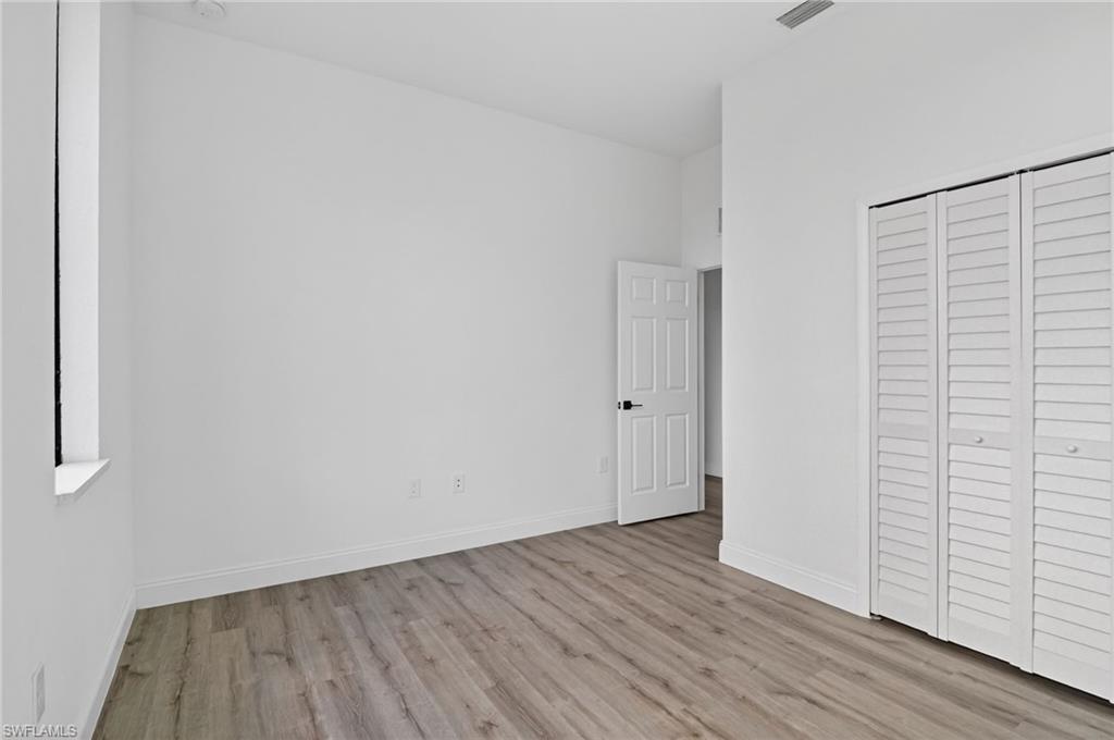 633 Cane St E Property Photo 14