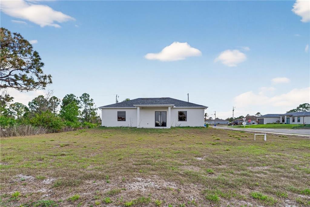 633 Cane St E Property Photo 34