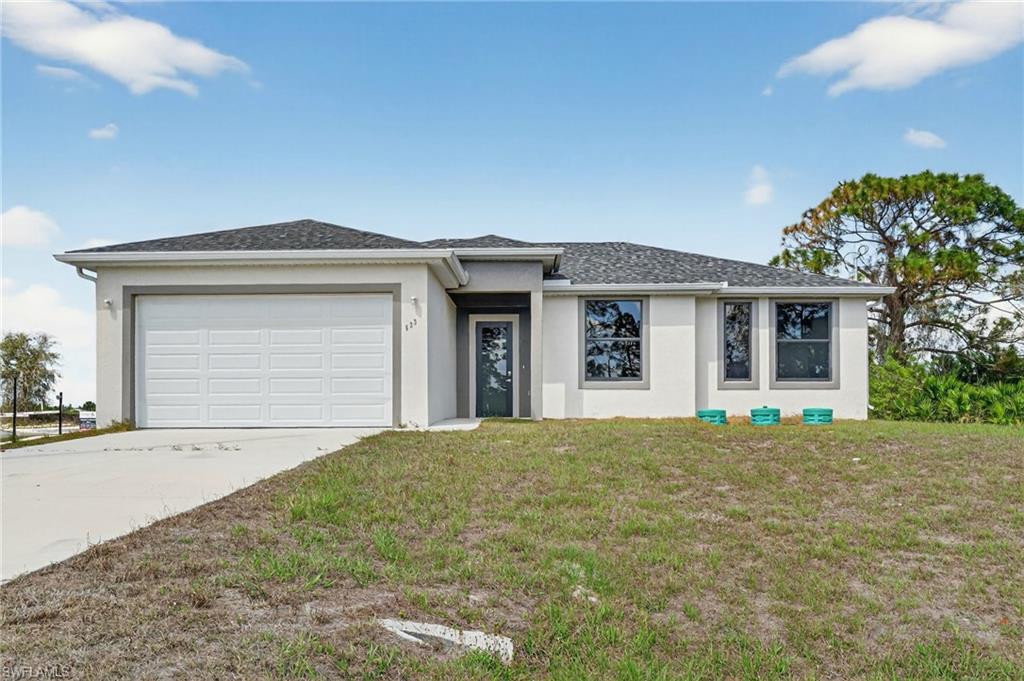 633 Cane St E Property Photo 36