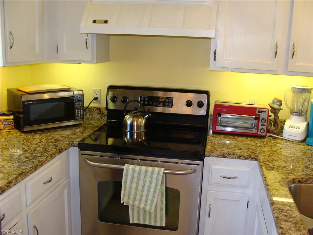 807 River Point Dr 201d Property Photo 3
