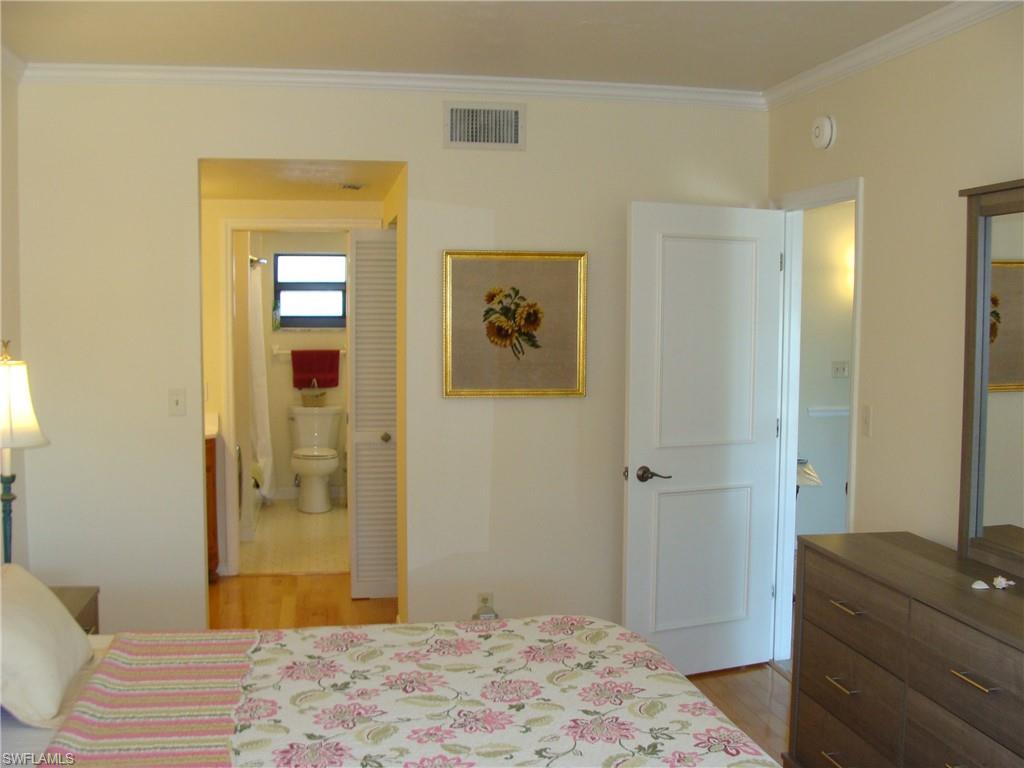 807 River Point Dr 201d Property Photo 14
