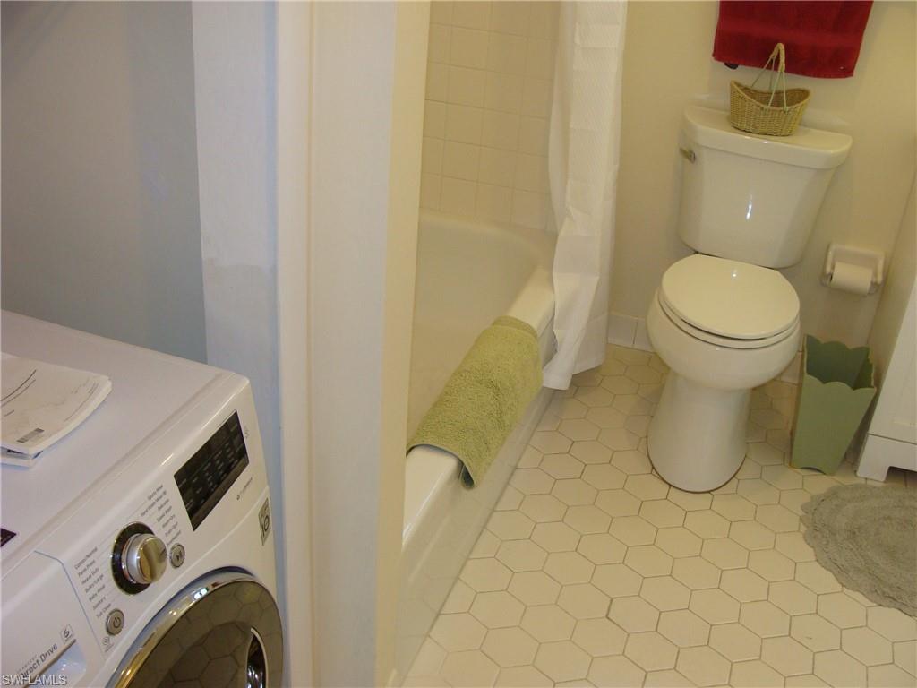 807 River Point Dr 201d Property Photo 17