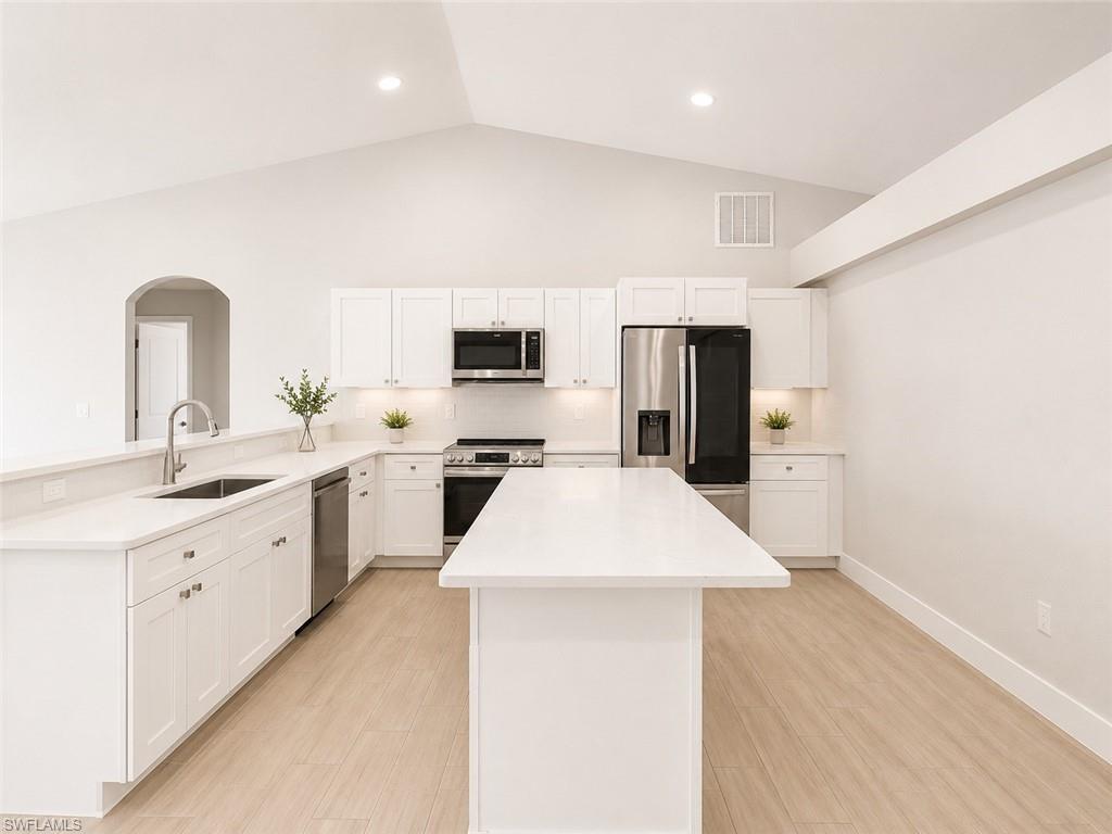 221 29th Pl Property Photo 10