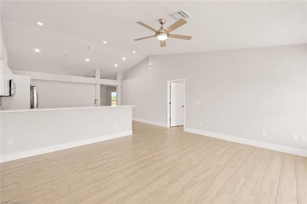 221 29th Pl Property Photo 19