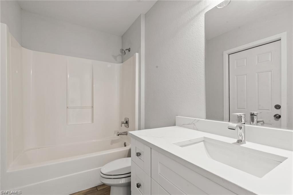 221 29th Pl Property Photo 28