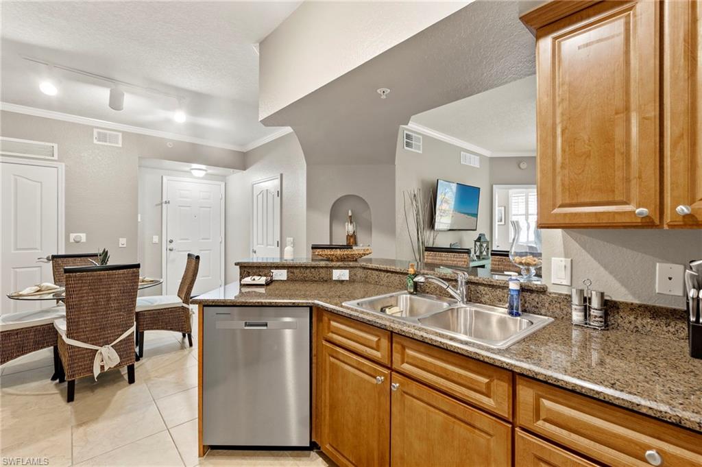 12955 Positano Cir 104 Property Photo 5