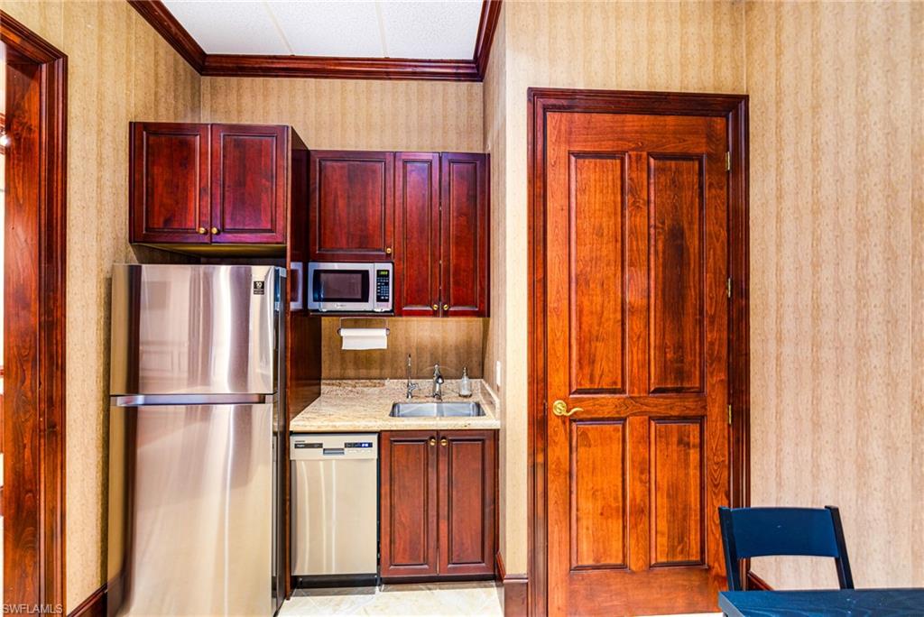 25110 Bernwood Dr 101 Property Photo 23