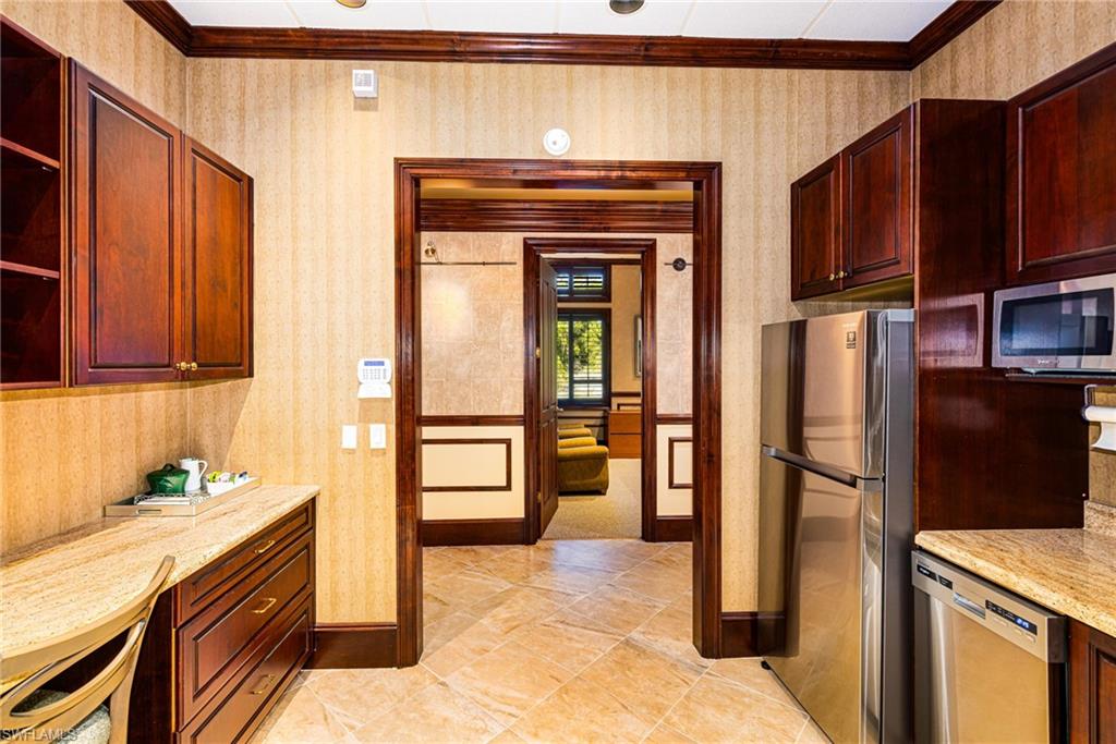25110 Bernwood Dr 101 Property Photo 24
