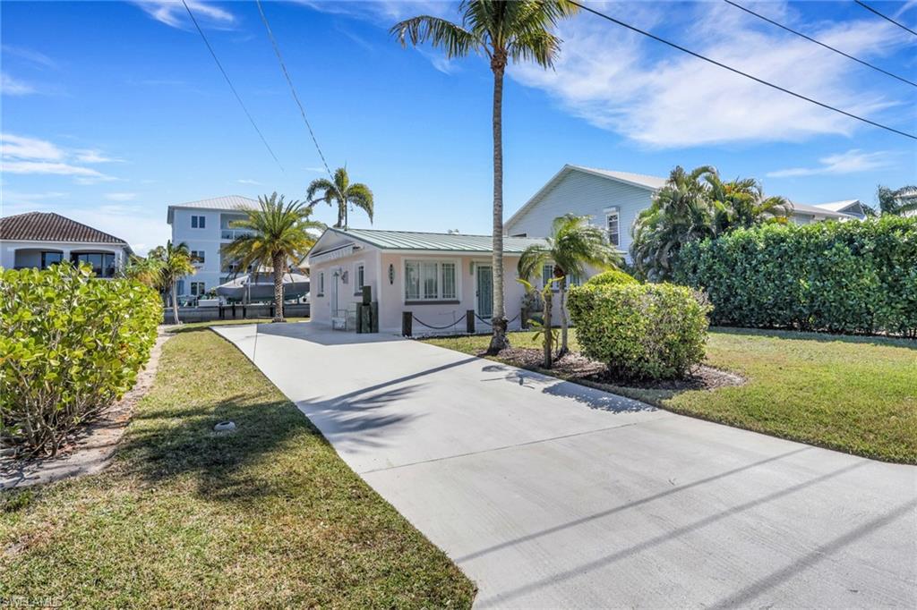 1290 Venetian WAY Property Photo 1