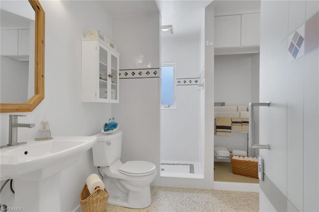 1290 Venetian Way Property Photo 27