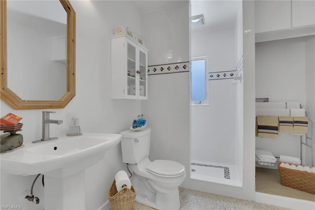 1290 Venetian Way Property Photo 28