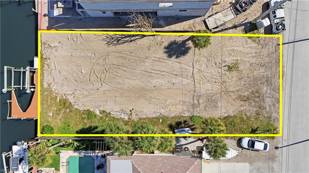 129 Curlew St Property Photo 8