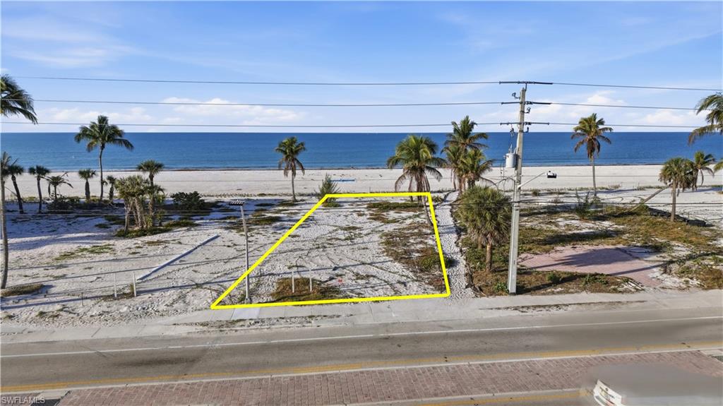 3724 Estero Blvd Property Photo 1
