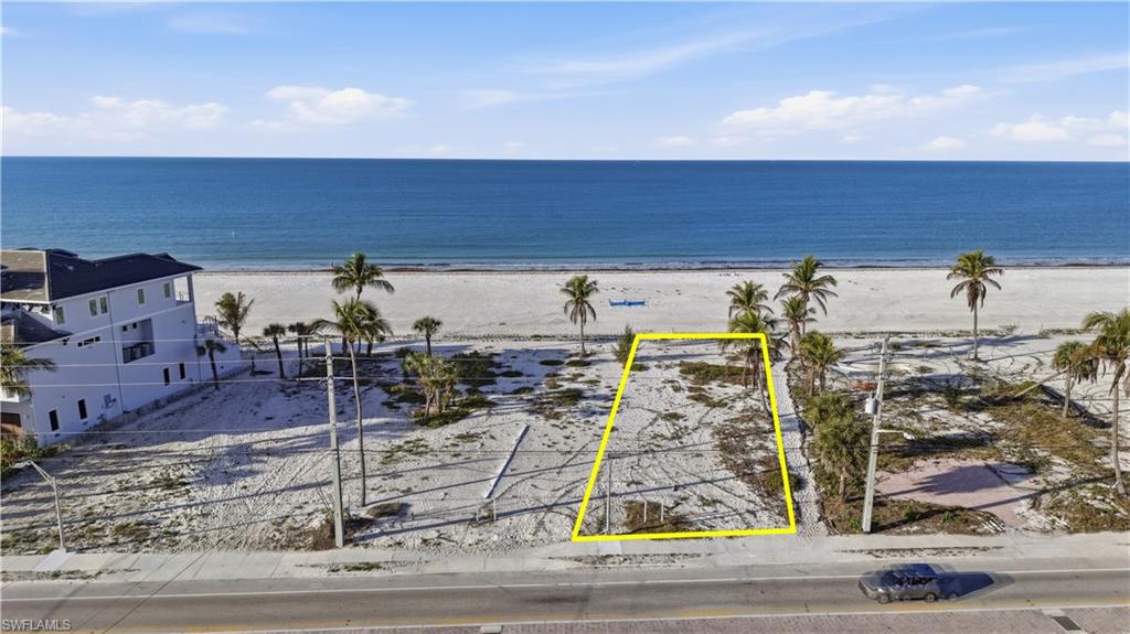 3724 Estero Blvd Property Photo 2