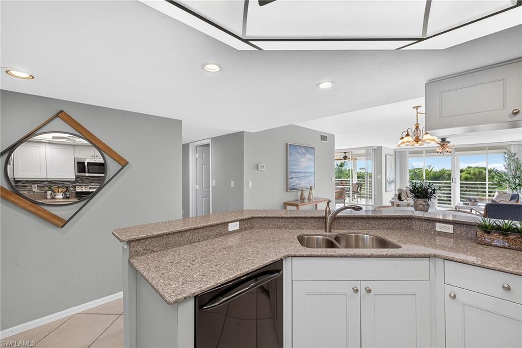 285 Naples Cove Dr 1703 Property Photo 14