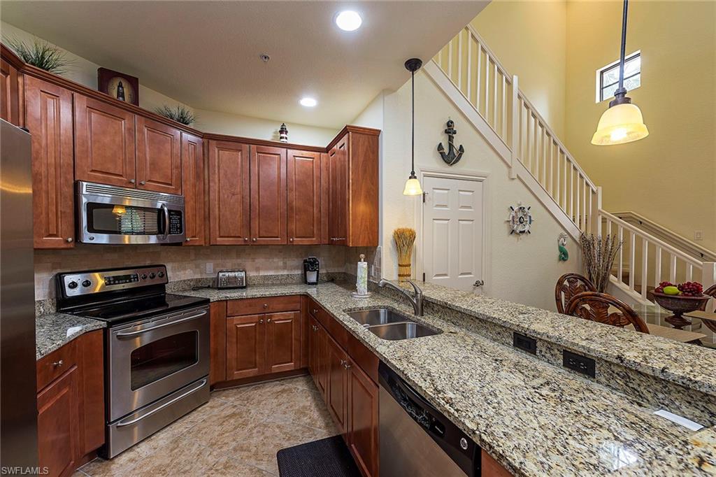 9102 Capistrano St S 72-3 Property Photo 6