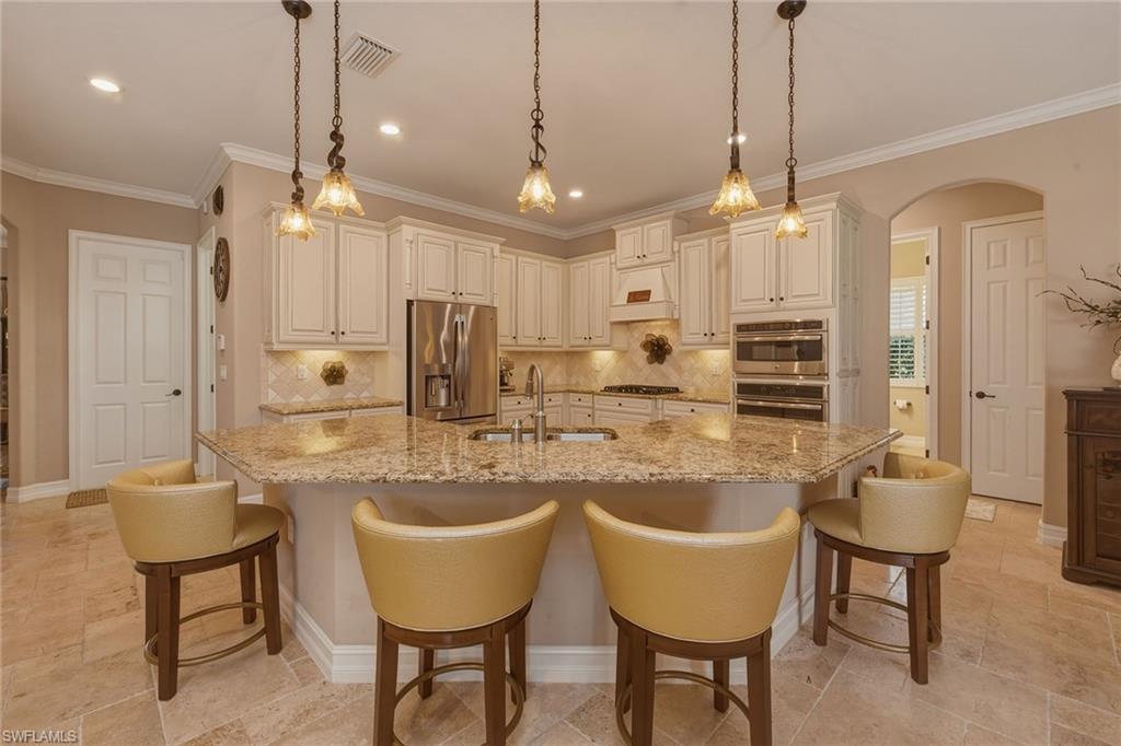 9505 Campanile Cir Property Photo 4