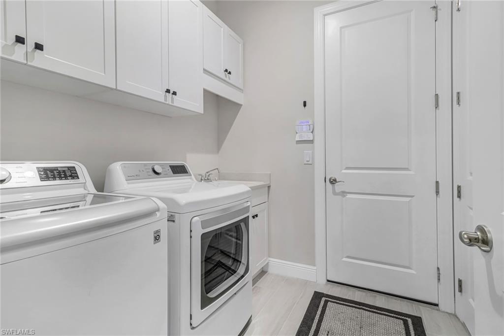 9032 Saint Lucia Dr Property Photo 16