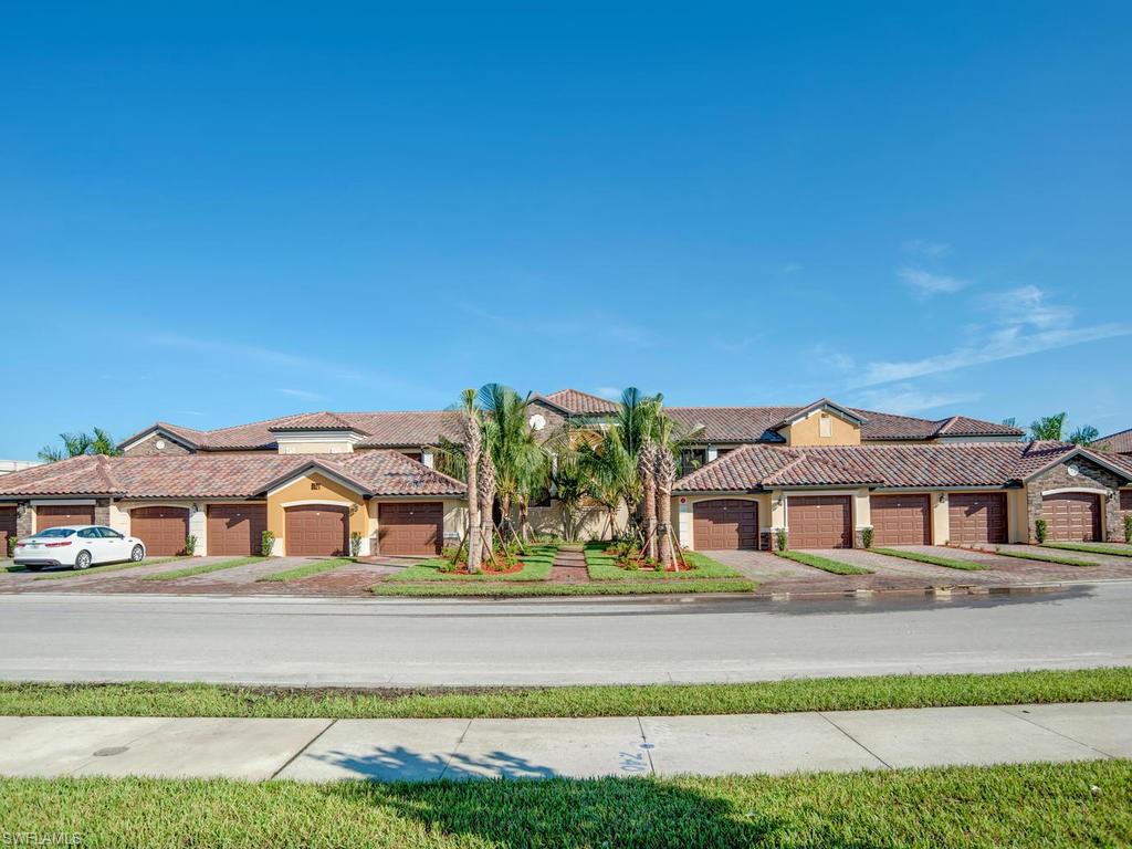 9521 Avellino Way 2426 Property Photo 3