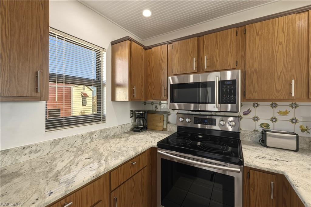 801 River Point Dr 303a Property Photo 6