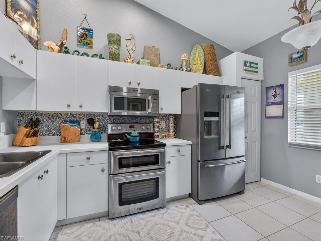 6890 Huntington Lakes Cir 203 Property Photo 5