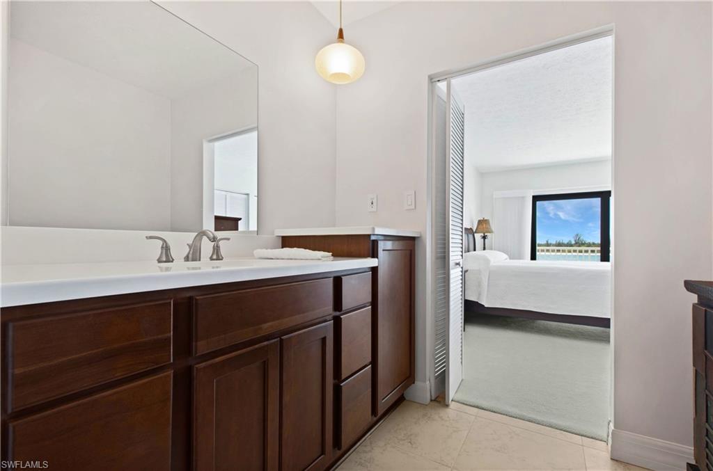 60 Pelican St W 206 Property Photo 12
