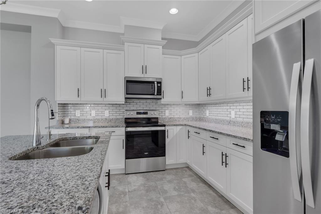 6933 Saona Ct Property Photo 11