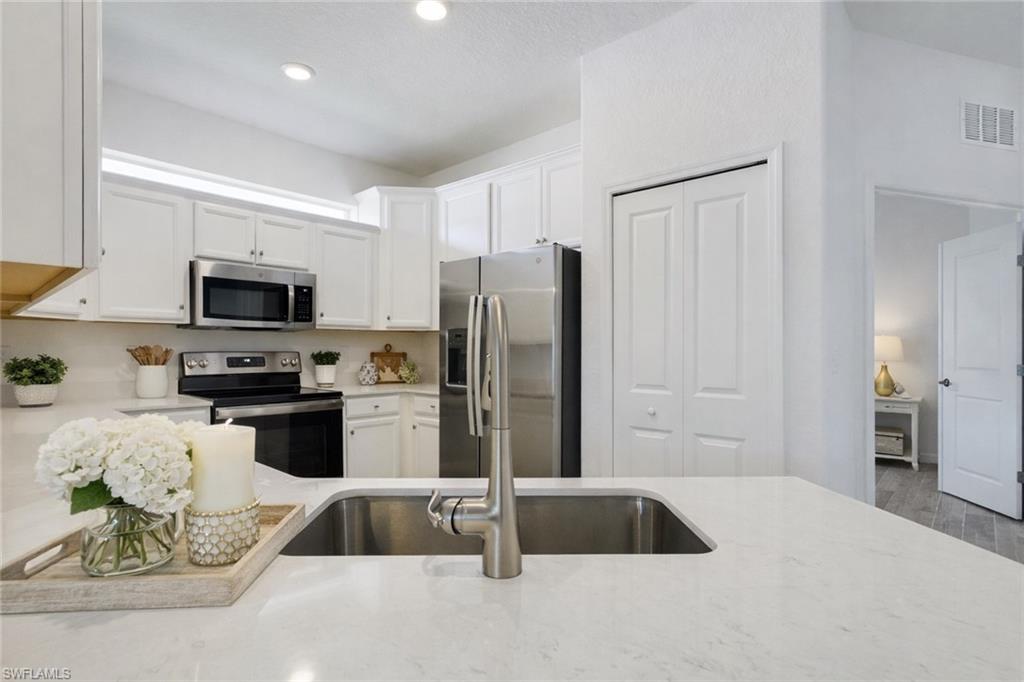 2681 Vine Ave Property Photo 3