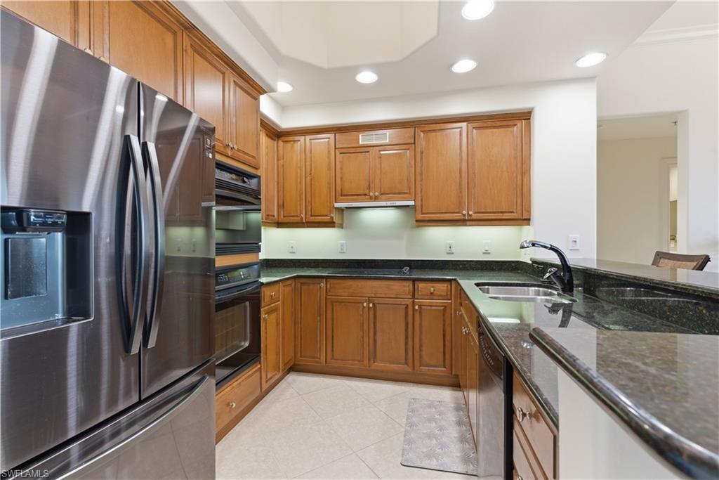 2748 Tiburon Blvd E C404 Property Photo 4