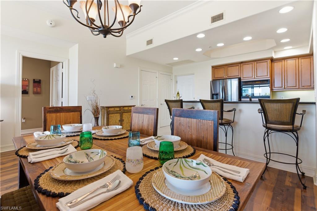 2748 Tiburon Blvd E C404 Property Photo 12