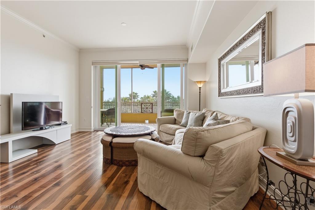 2748 Tiburon Blvd E C404 Property Photo 14