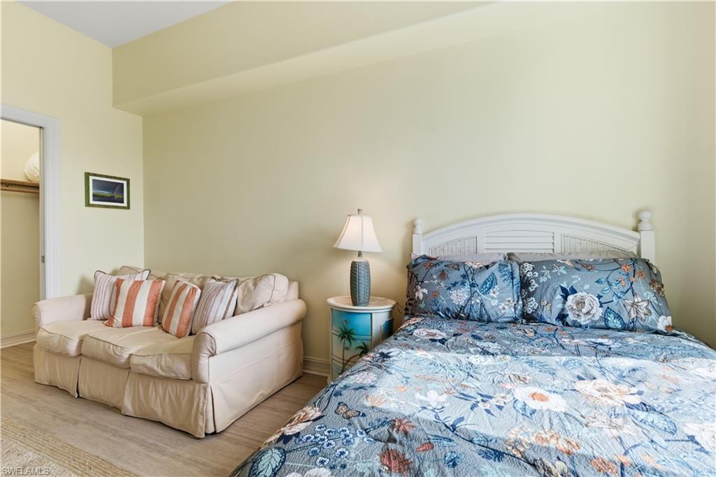 2748 Tiburon Blvd E C404 Property Photo 32