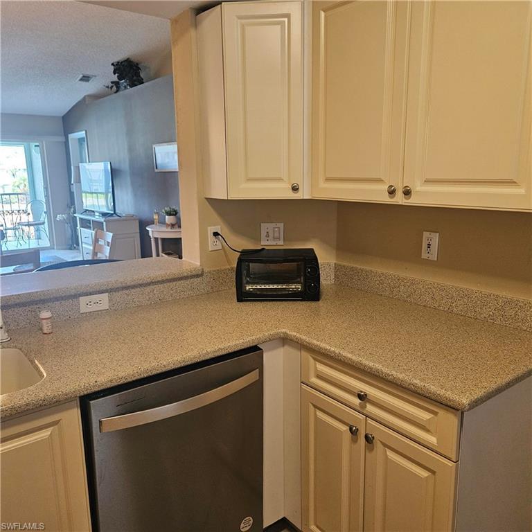 915 New Waterford Dr H202 Property Photo 16