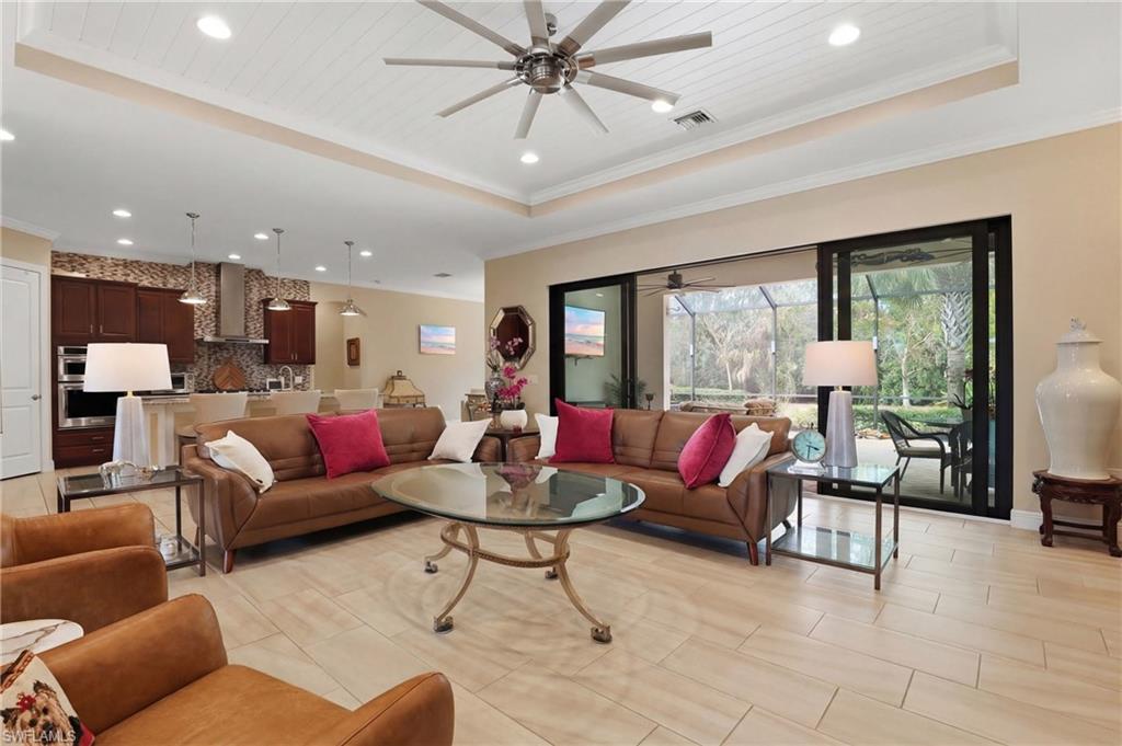 2303 Somerset Pl Property Photo 11