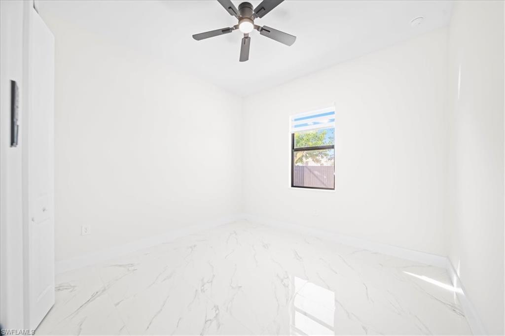 1226 5th Pl Property Photo 23
