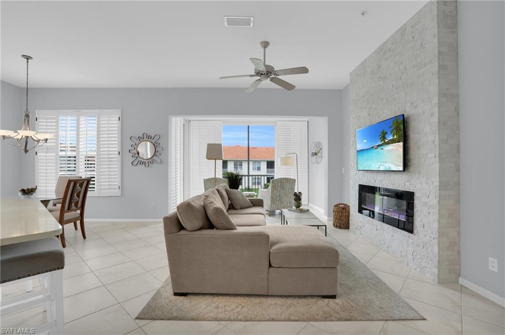 916 Egrets Run 201 Property Photo 2