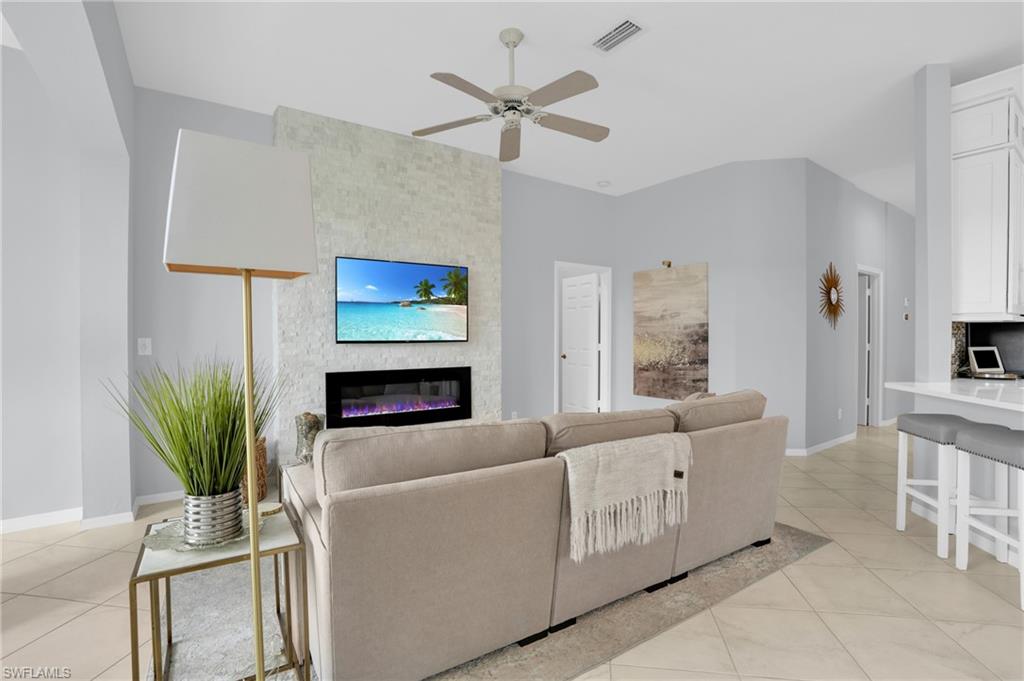 916 Egrets Run 201 Property Photo 4